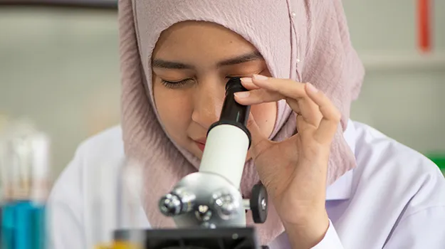 female Muslim doctor